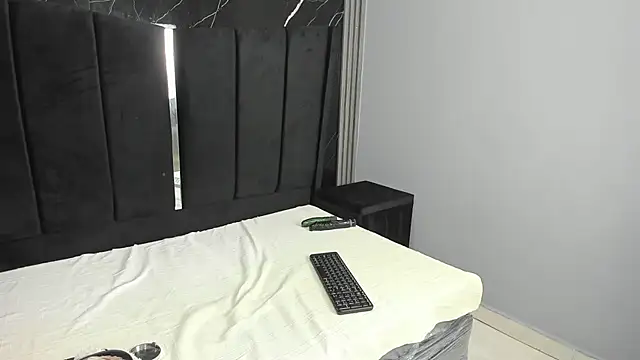 Snapshot of LunaSmithly chatting on March 2026 04:32:01 PM LunaSmithly online show from March 2026 04:32:01 PM