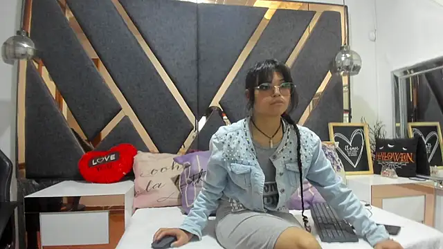 Snapshot of Maggyx chatting on February 2026 01:38:02 PM Maggyx online show from February 2026 01:38:02 PM