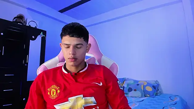 Snapshot of Adrian_Prime_ chatting on February 2026 06:40:02 PM Adrian Prime online show from February 2026 06:40:02 PM