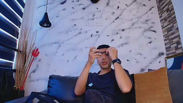 Max Hornye online show from March 2026 06:34:01 PM