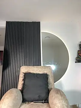 Snapshot of ARON_LUXX chatting on February 2026 03:02:01 AM ARON LUXX online show from February 2026 03:02:01 AM