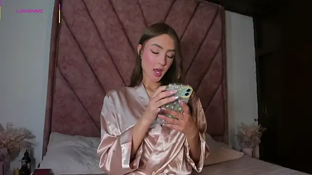 Miss-Sunny online show from April 2026 10:07:01 PM