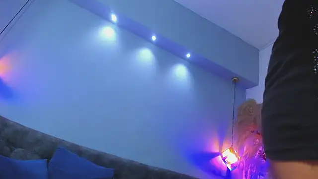 Wildkiitty online show from April 2026 07:48:01 PM