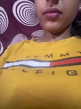 komalsharma99 online show from April 2026 06:40:01 AM