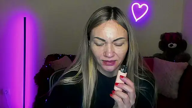 BlondMikey22 online show from April 2026 05:25:01 PM