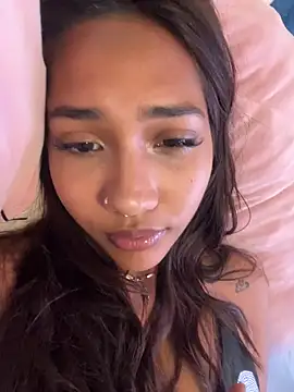 Snapshot of lyla_luv chatting on March 2026 04:51:02 AM lyla luv online show from March 2026 04:51:02 AM