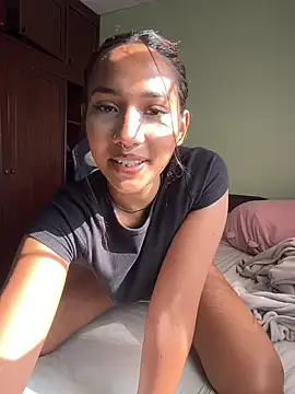 Snapshot of lyla_luv chatting on March 2026 09:04:02 AM lyla luv online show from March 2026 09:04:02 AM