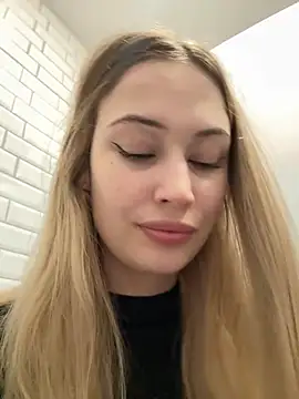 Snapshot of blonde_exe chatting on February 2026 01:00:02 PM blonde exe online show from February 2026 01:00:02 PM