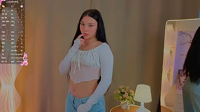 Snapshot of RoxannRunk chatting on February 2026 10:03:02 AM RoxannRunk online show from February 2026 10:03:02 AM