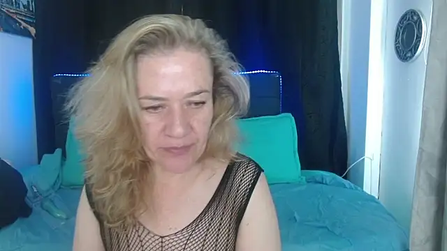 Snapshot of andreea_xx chatting on February 2026 01:51:01 PM andreea xx online show from February 2026 01:51:01 PM