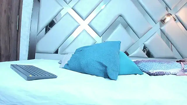 Rebeccamitchell online show from March 2026 01:11:01 PM