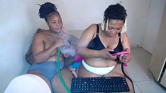 ChubbyBustyX online show from April 2026 01:37:02 PM