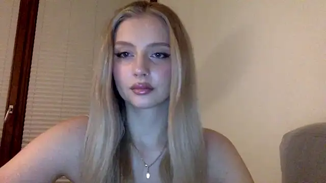 Snapshot of MayaWetDream chatting on March 2026 07:09:02 PM MayaWetDream online show from March 2026 07:09:02 PM