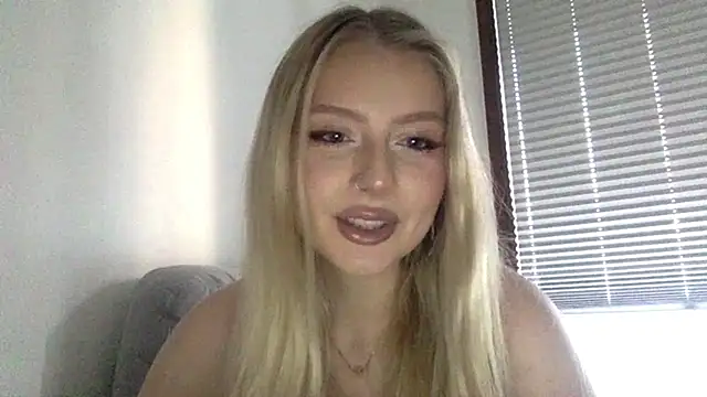 MayaWetDream online show from June 2026 05:15:01 PM