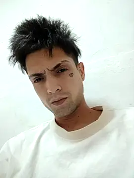 Snapshot of CubanoxxxSex chatting on February 2026 12:29:01 AM CubanoxxxSex online show from February 2026 12:29:01 AM