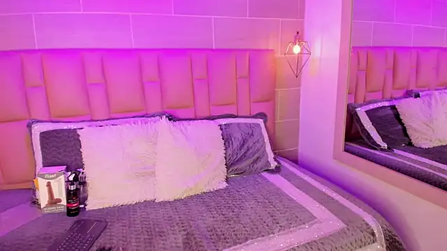 Snapshot of Naomi-Thompson chatting on March 2026 08:22:02 PM Naomi-Thompson online show from March 2026 08:22:02 PM