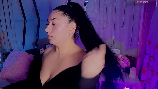 Grecia Valmont online show from February 2026 07:43:02 PM