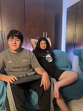 Snapshot of EmilyAndAndrew chatting on February 2026 03:36:02 AM EmilyAndAndrew online show from February 2026 03:36:02 AM