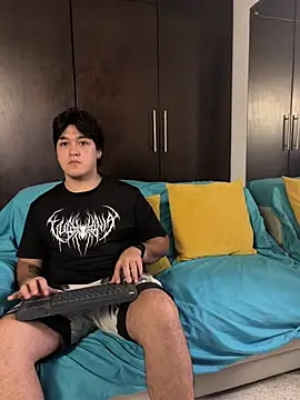 Snapshot of EmilyAndAndrew chatting on February 2026 03:35:02 AM EmilyAndAndrew online show from February 2026 03:35:02 AM