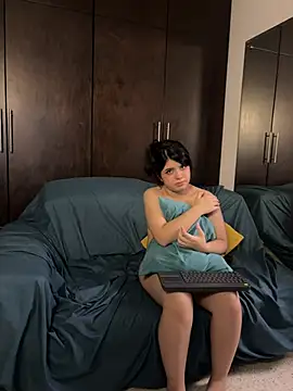 Snapshot of EmilyAndAndrew chatting on February 2026 06:26:01 AM EmilyAndAndrew online show from February 2026 06:26:01 AM