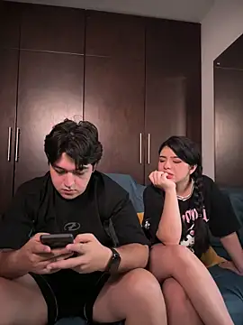 Snapshot of EmilyAndAndrew chatting on March 2026 04:25:02 AM EmilyAndAndrew online show from March 2026 04:25:02 AM