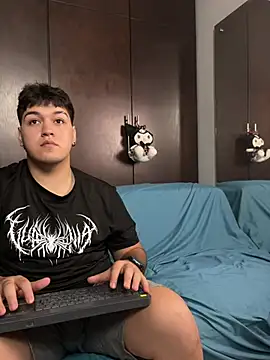 EmilyAndAndrew online show from March 2026 03:54:01 AM