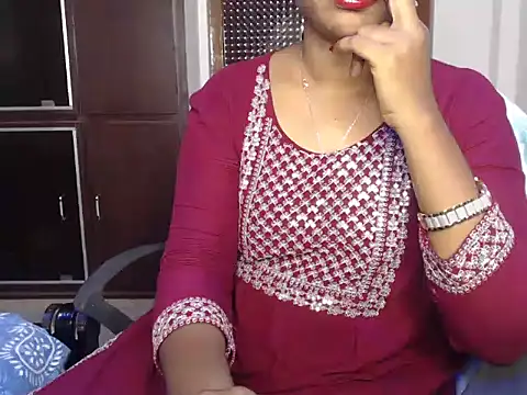 Snapshot of VixenNandhu chatting on April 2026 06:23:01 PM VixenNandhu online show from April 2026 06:23:01 PM
