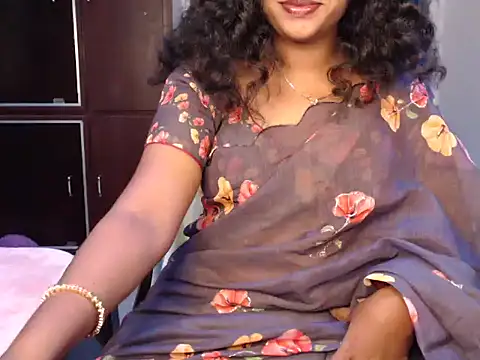 Snapshot of VixenNandhu chatting on July 2026 04:46:01 PM VixenNandhu online show from July 2026 04:46:01 PM