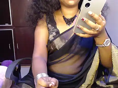 Snapshot of VixenNandhu chatting on July 2026 06:01:02 PM VixenNandhu online show from July 2026 06:01:02 PM