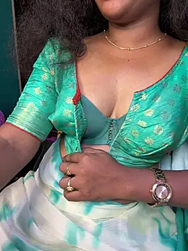 Snapshot of VixenNandhu chatting on July 2026 06:26:02 PM VixenNandhu online show from July 2026 06:26:02 PM