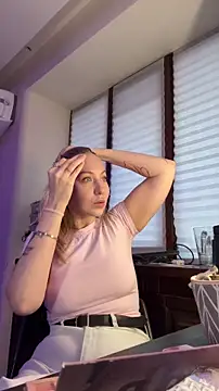 Snapshot of LovelyMiley chatting on February 2026 01:44:01 PM LovelyMiley online show from February 2026 01:44:01 PM