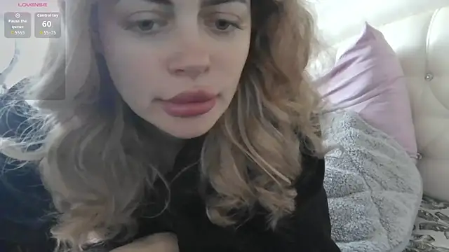 Snapshot of ShamlesssAdell chatting on March 2026 08:19:01 AM ShamlesssAdell online show from March 2026 08:19:01 AM