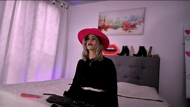 Snapshot of Sharlott_3 chatting on February 2026 12:55:01 PM Sharlott 3 online show from February 2026 12:55:01 PM