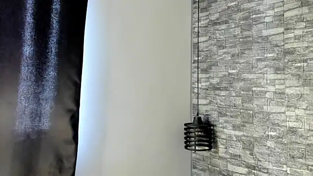 ASHLEY COLLINS1 online show from April 2026 01:00:02 PM