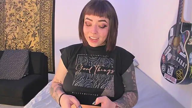 Snapshot of Aria_x_Orien_ chatting on July 2026 07:52:02 PM Aria x Orien online show from July 2026 07:52:02 PM