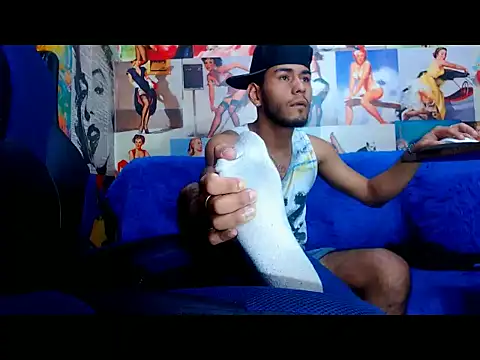 warmNoah online show from April 2026 06:49:02 PM