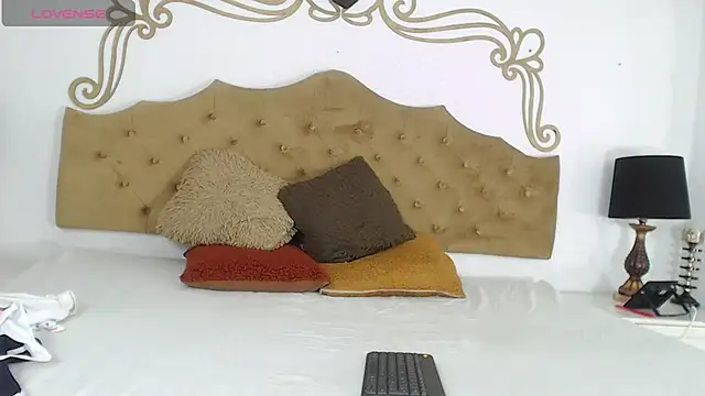 CloeCastillo online show from February 2026 04:02:02 AM