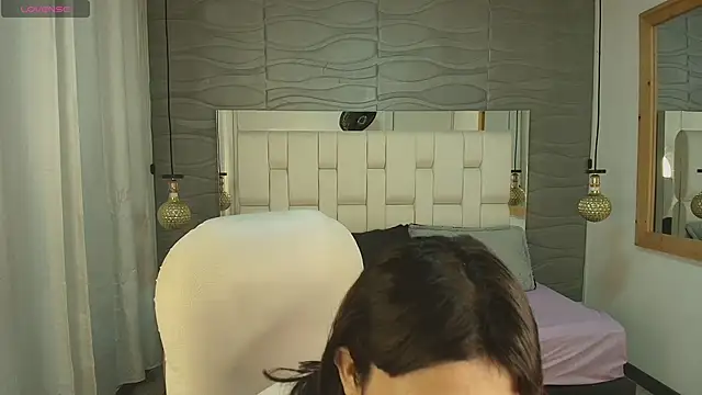 Thaliaa Lopez online show from February 2026 12:12:01 PM