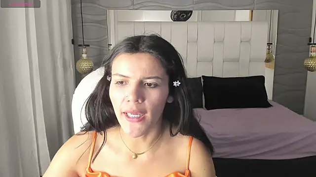 Thaliaa Lopez online show from February 2026 09:33:01 PM