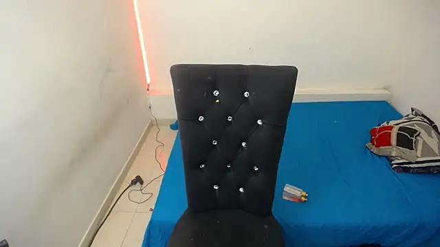 Snapshot of Naomy_Reiden chatting on February 2026 06:25:01 PM Naomy Reiden online show from February 2026 06:25:01 PM