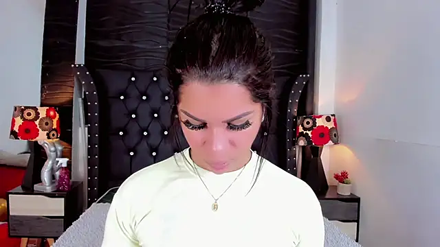 Makeyla Fox  online show from February 2026 12:49:01 PM