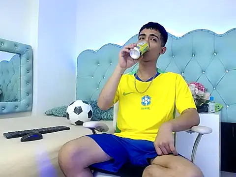 Snapshot of Apolo_Richards chatting on February 2026 07:36:02 PM Apolo Richards online show from February 2026 07:36:02 PM