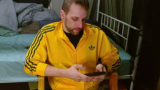 Snapshot of cguffey2284 chatting on February 2026 12:28:02 AM cguffey2284 online show from February 2026 12:28:02 AM