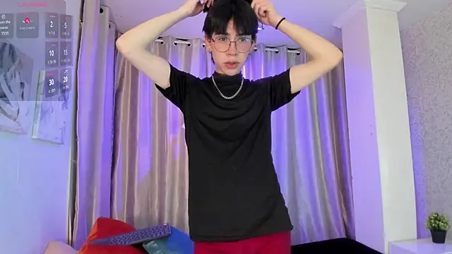 Demian Hush online show from April 2026 03:06:01 AM