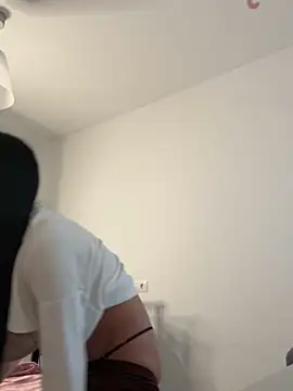 Snapshot of VivienDiamond chatting on February 2026 05:35:01 AM VivienDiamond online show from February 2026 05:35:01 AM