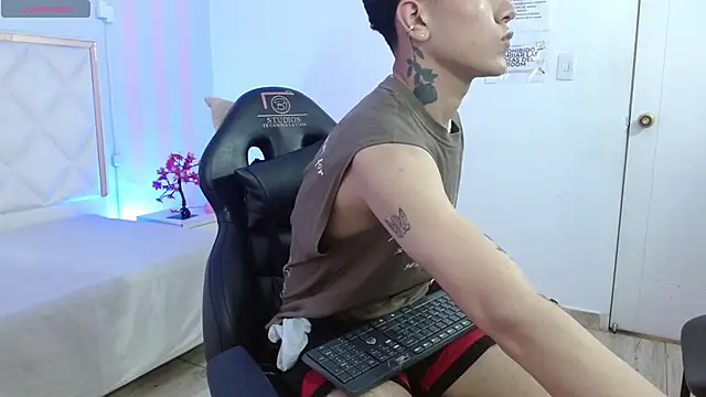 Snapshot of estefan_tay chatting on February 2026 03:10:01 AM estefan tay online show from February 2026 03:10:01 AM