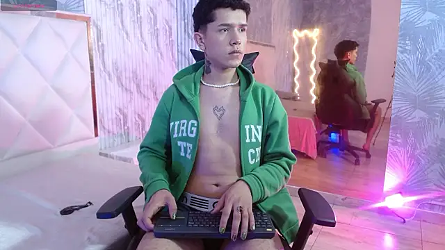 Snapshot of estefan_tay chatting on February 2026 07:18:01 PM estefan tay online show from February 2026 07:18:01 PM