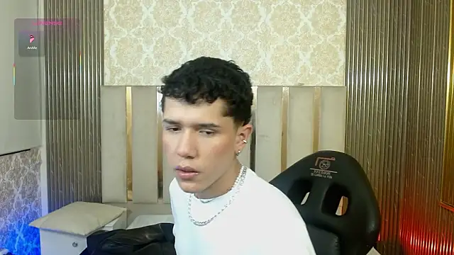 Snapshot of estefan_tay chatting on February 2026 02:33:01 AM estefan tay online show from February 2026 02:33:01 AM