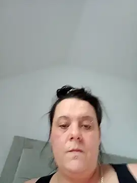 Snapshot of louisa36 chatting on February 2026 02:46:01 PM louisa36 online show from February 2026 02:46:01 PM