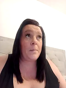 Snapshot of louisa36 chatting on February 2026 09:46:01 PM louisa36 online show from February 2026 09:46:01 PM